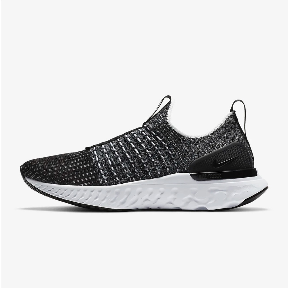 Nike React Phantom Run Flyknit 2 - Womens sz 6